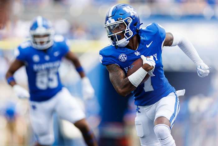 Sep 2, 2023; Lexington, Kentucky, USA; Kentucky Wildcats wide receiver Barion Brown (7) runs the ball during the second quarter against the Ball State Cardinals at Kroger Field. Mandatory Credit: Jordan Prather-USA TODAY Sports